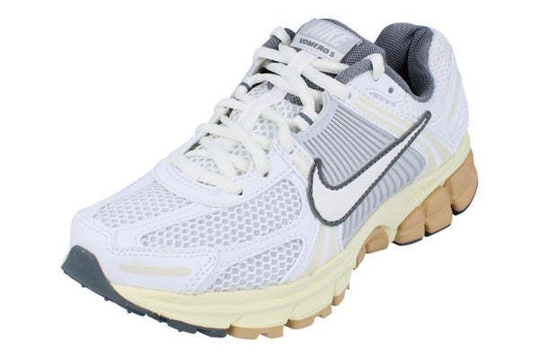 Nike Zoom Vomero 5 Womens Fj2028  101 - Summit White 101 - Photo 0 Nike Zoom Vomero 5 Womens Fj2028  101 - Summit White 101 - Photo 0