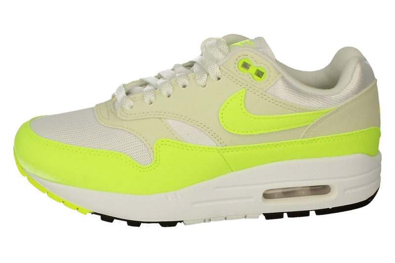 Nike Womens Air Max 1 Trainers DZ2628 100