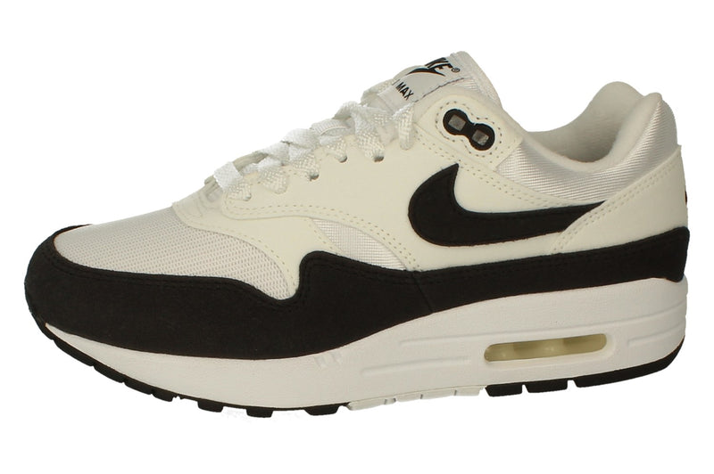 Nike Womens Air Max 1 Trainers DZ2628 102