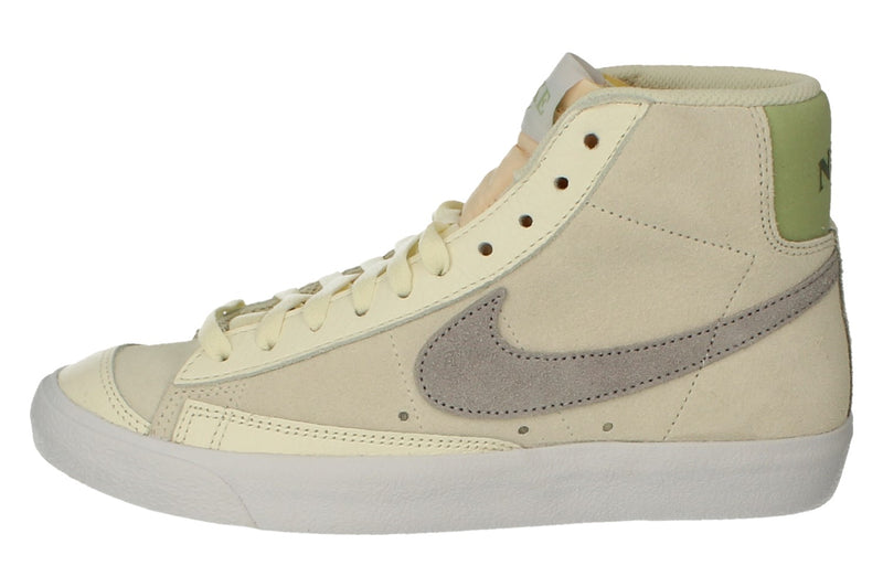 Nike Womens Blazer Mid 77 Trainers Fn7775 100