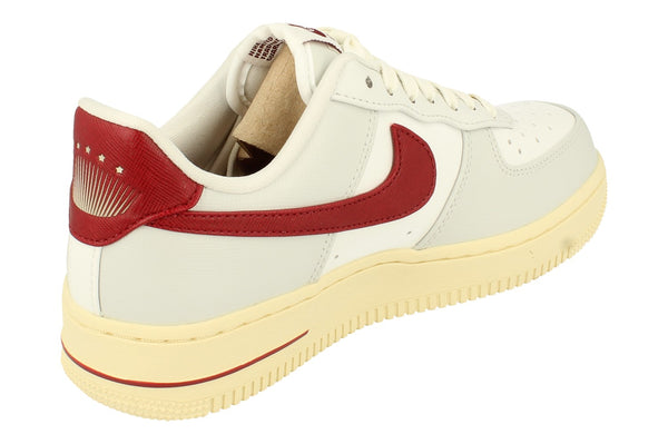 Nike Air Force 1 07 Se Womens Trainers Dv7584  001 - Photon Dust Team Red 001 - Photo 0